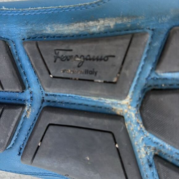 Ferragamo driving shoes - Picture 9 of 11